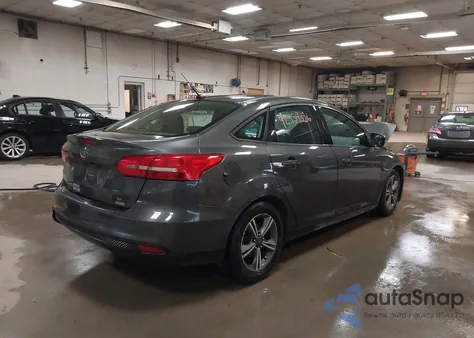 2016 Ford Focus Se z USA, uszkodzony, nr VIN 1FADP3FE0GL317874